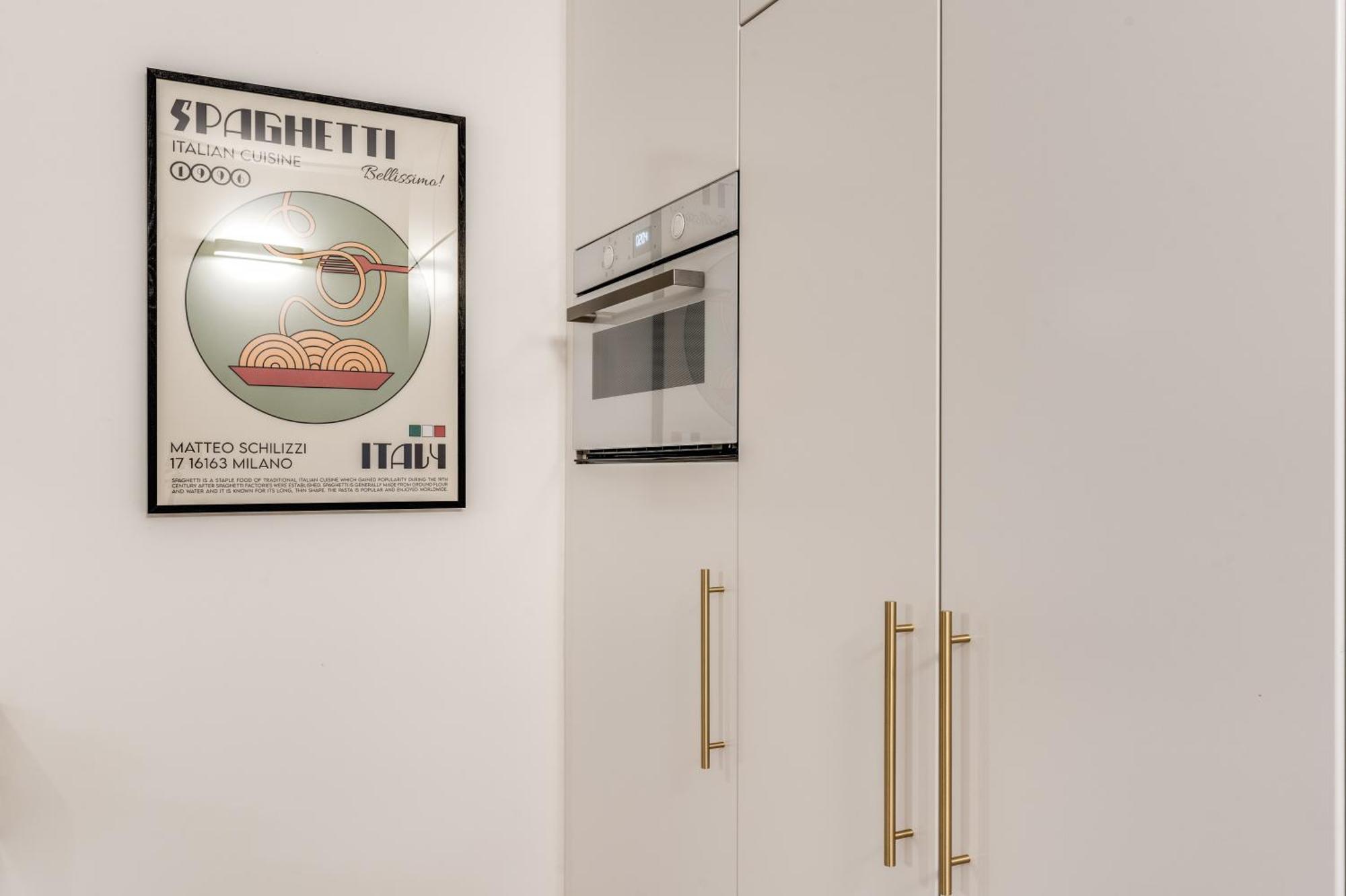 Silent 2 Bdrm Heart Of Trastevere Apartment *