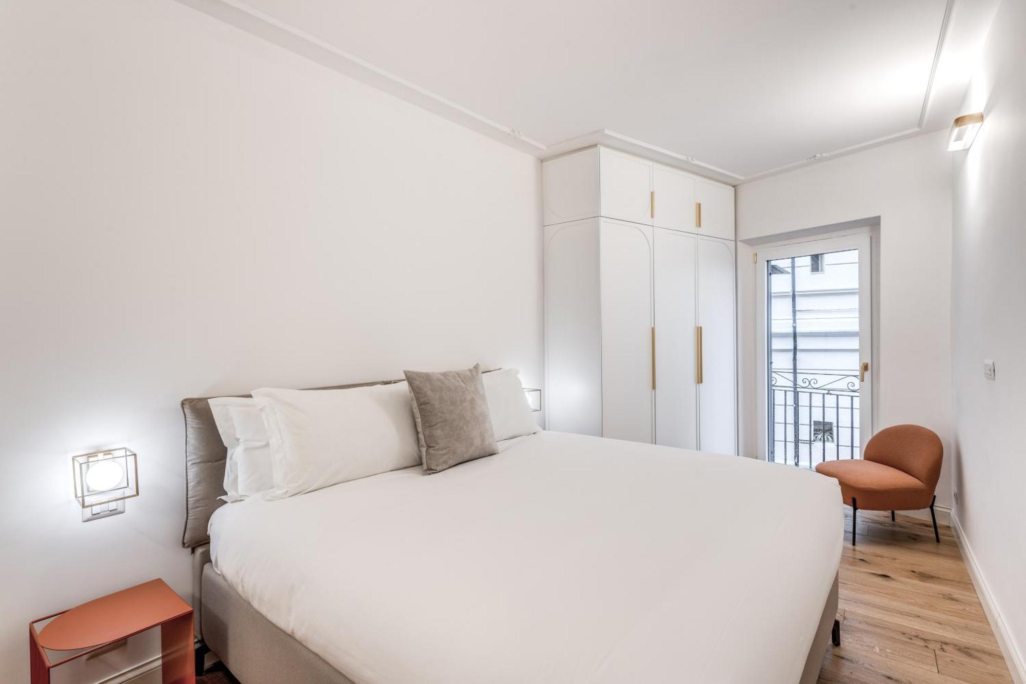 Silent 2 Bdrm Heart Of Trastevere Apartment
